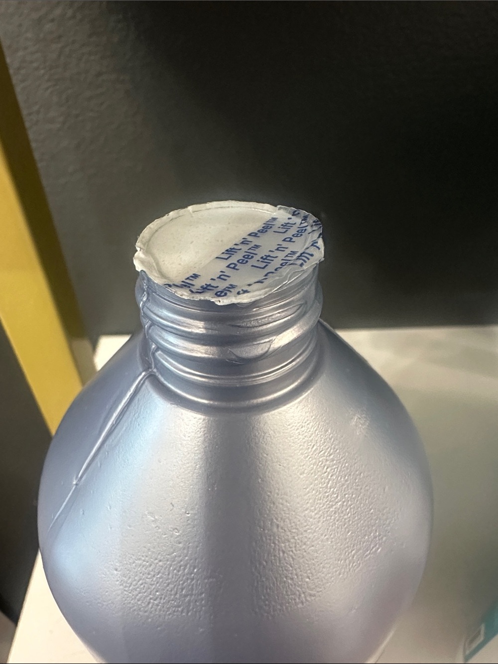 Redken Graydiant Silver Conditioner Liter Size - Picture 3 of 3